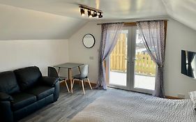 Holmview Apartment